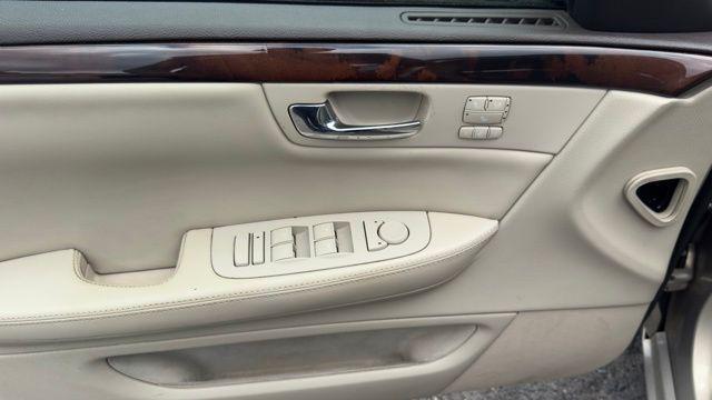 used 2009 Cadillac DTS car, priced at $9,999
