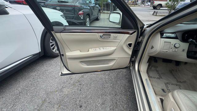 used 2009 Cadillac DTS car, priced at $9,999