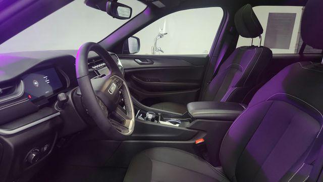 used 2024 Jeep Grand Cherokee car, priced at $32,889