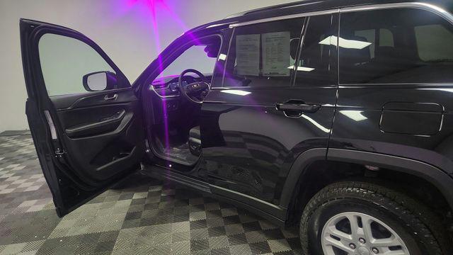 used 2024 Jeep Grand Cherokee car, priced at $32,889