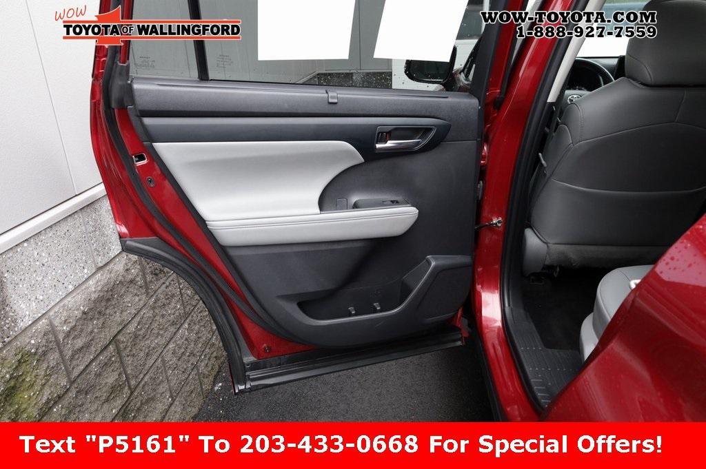 used 2023 Toyota Highlander car, priced at $37,925