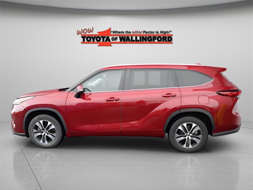 used 2023 Toyota Highlander car, priced at $37,925
