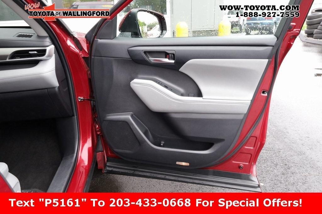 used 2023 Toyota Highlander car, priced at $37,925