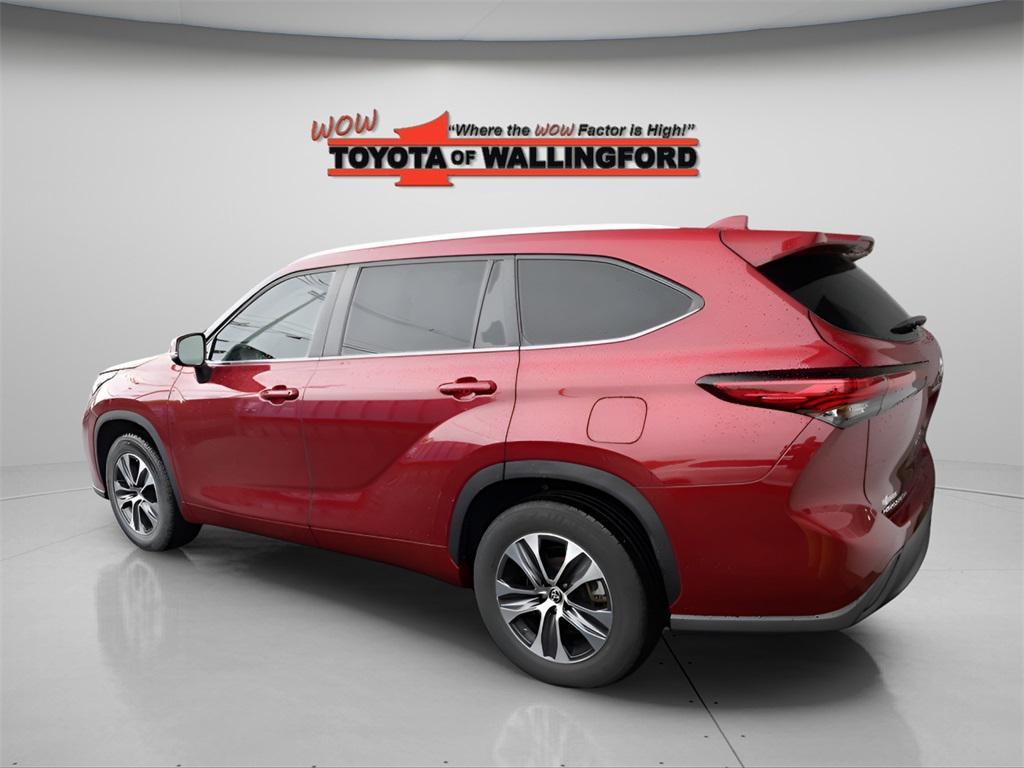 used 2023 Toyota Highlander car, priced at $37,925