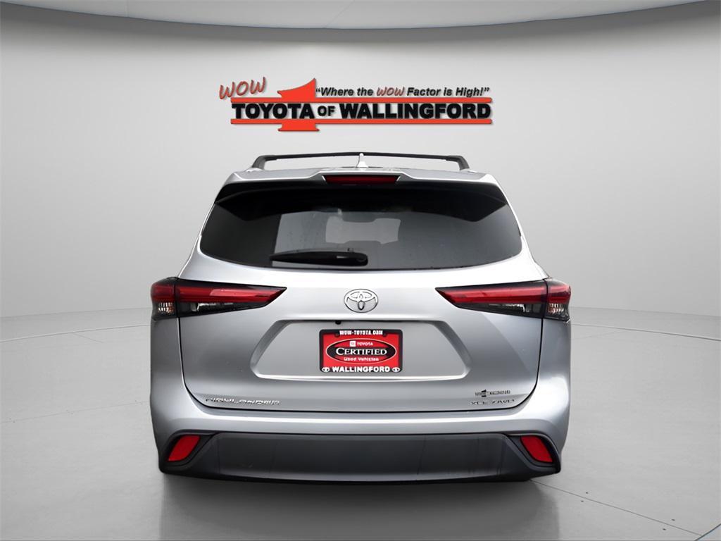 used 2022 Toyota Highlander car, priced at $38,625