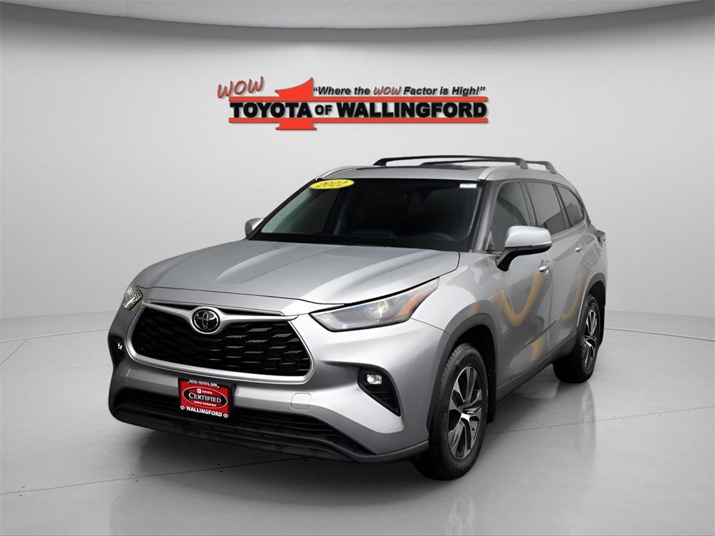 used 2022 Toyota Highlander car, priced at $38,625