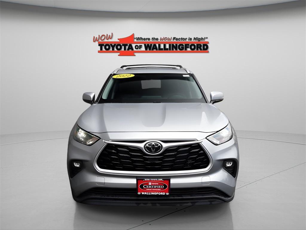used 2022 Toyota Highlander car, priced at $38,625