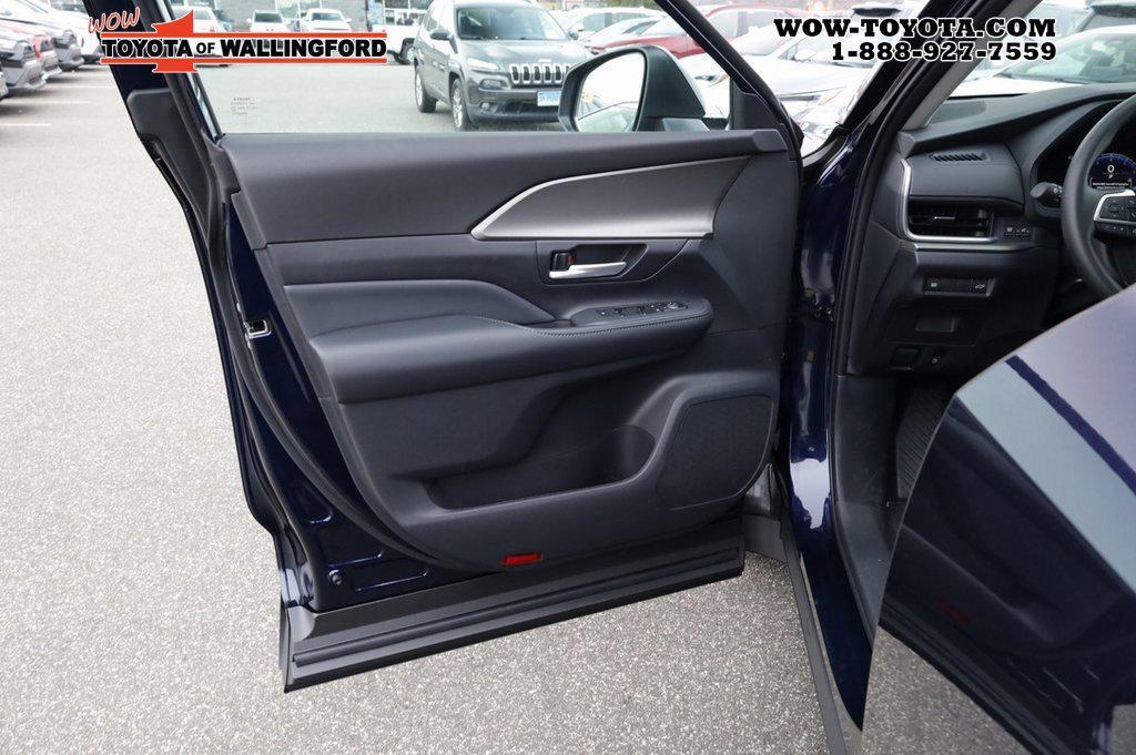 new 2026 Toyota Highlander car, priced at $44,948