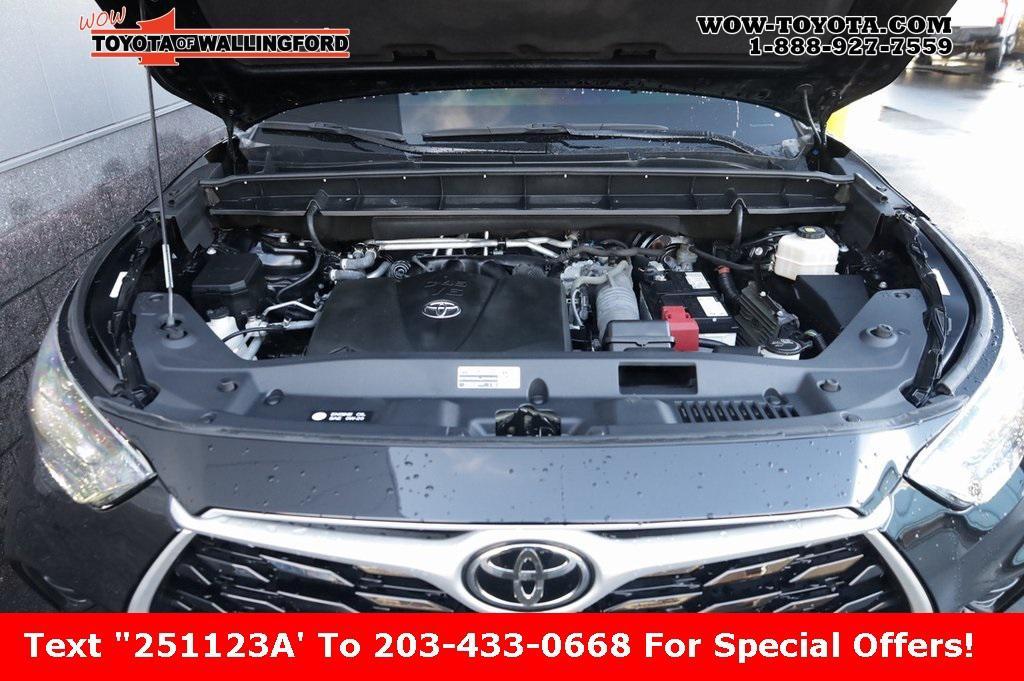 used 2022 Toyota Highlander car, priced at $29,925