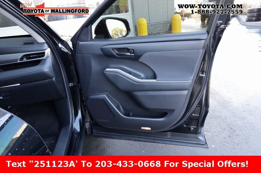 used 2022 Toyota Highlander car, priced at $29,925
