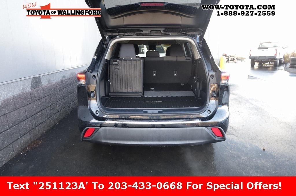 used 2022 Toyota Highlander car, priced at $29,925