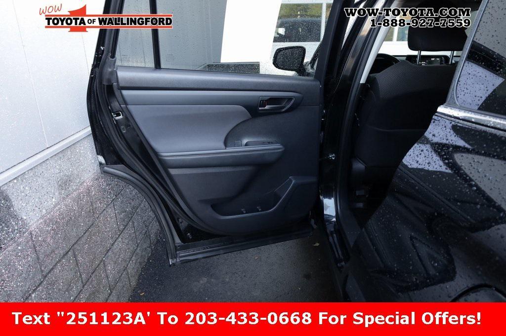 used 2022 Toyota Highlander car, priced at $29,925