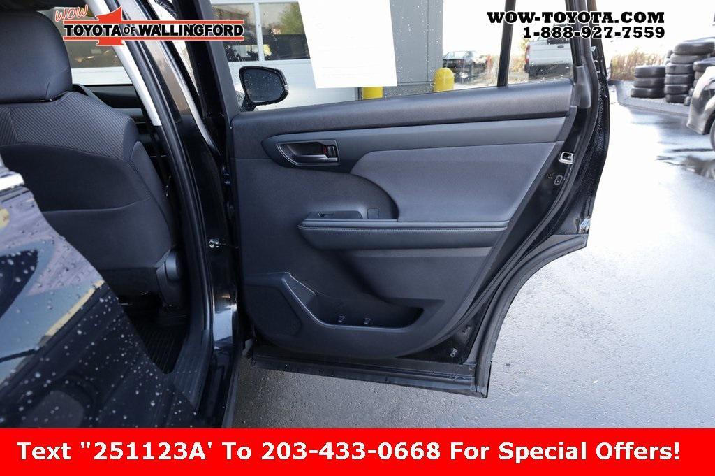 used 2022 Toyota Highlander car, priced at $29,925