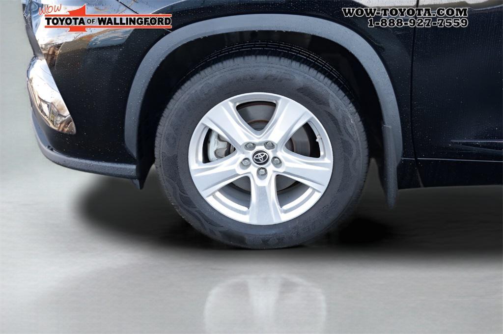used 2022 Toyota Highlander car, priced at $29,925