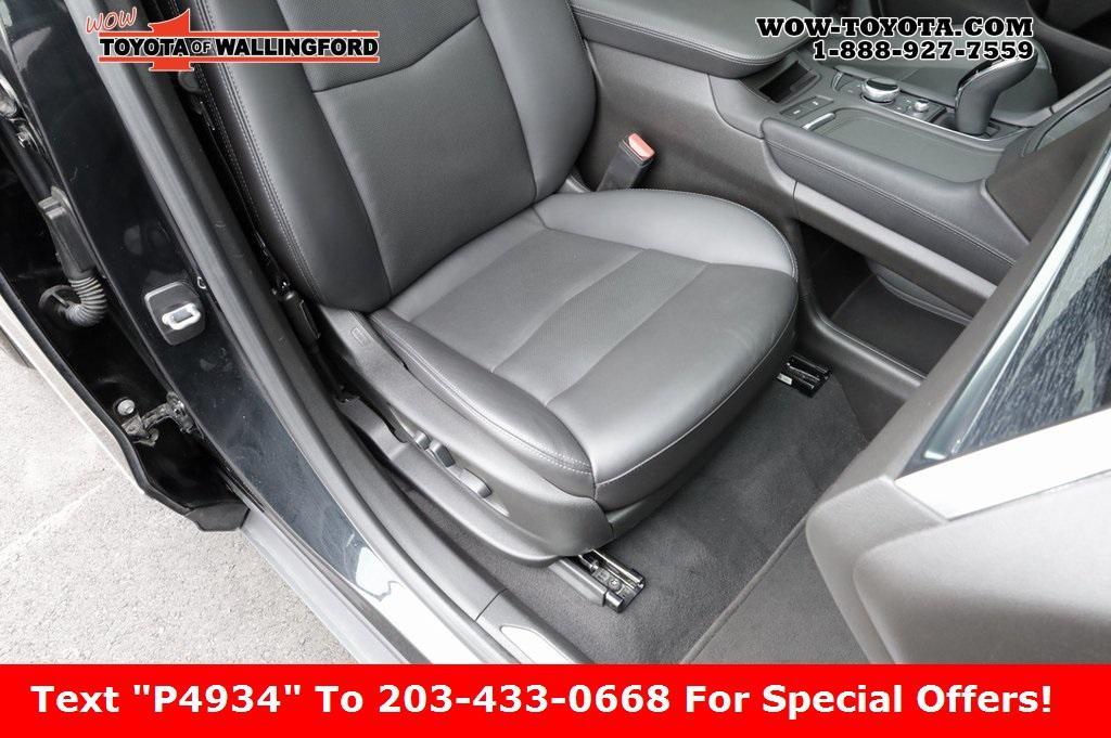 used 2023 Cadillac XT5 car, priced at $32,525