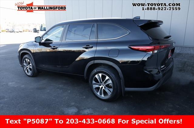 used 2023 Toyota Highlander car, priced at $39,925