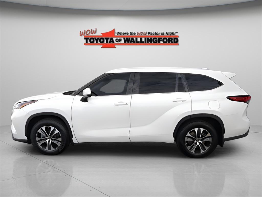 used 2021 Toyota Highlander car, priced at $33,925
