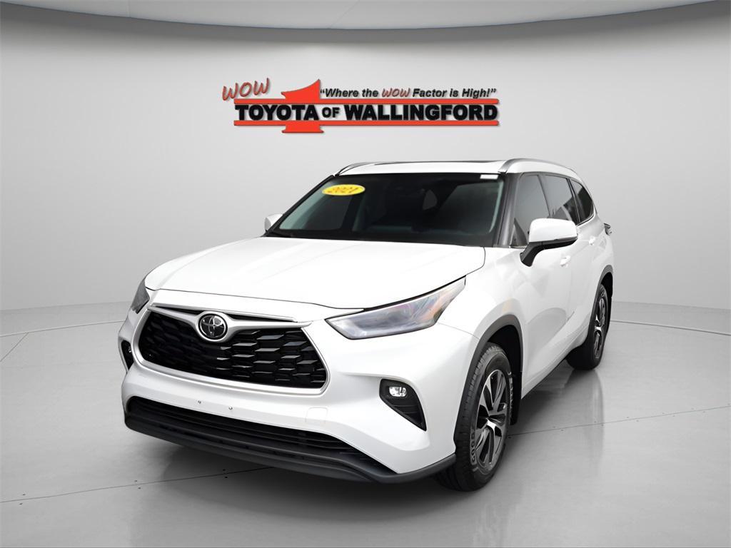 used 2021 Toyota Highlander car, priced at $33,925