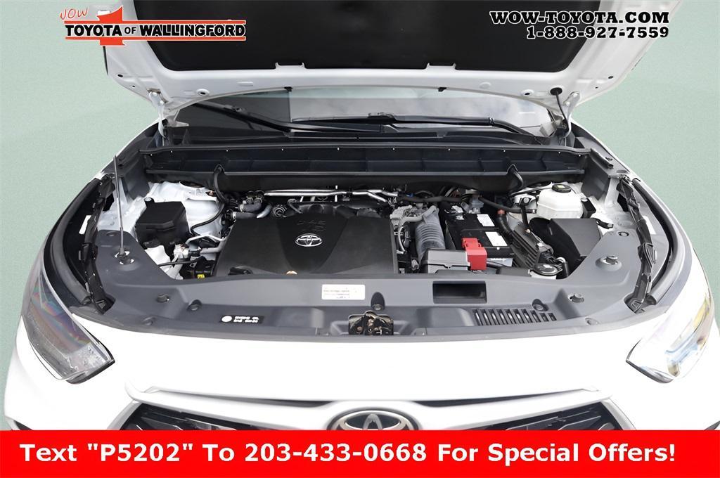 used 2021 Toyota Highlander car, priced at $33,925
