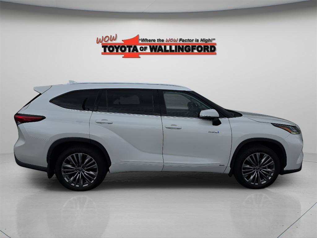 used 2021 Toyota Highlander Hybrid car, priced at $40,925