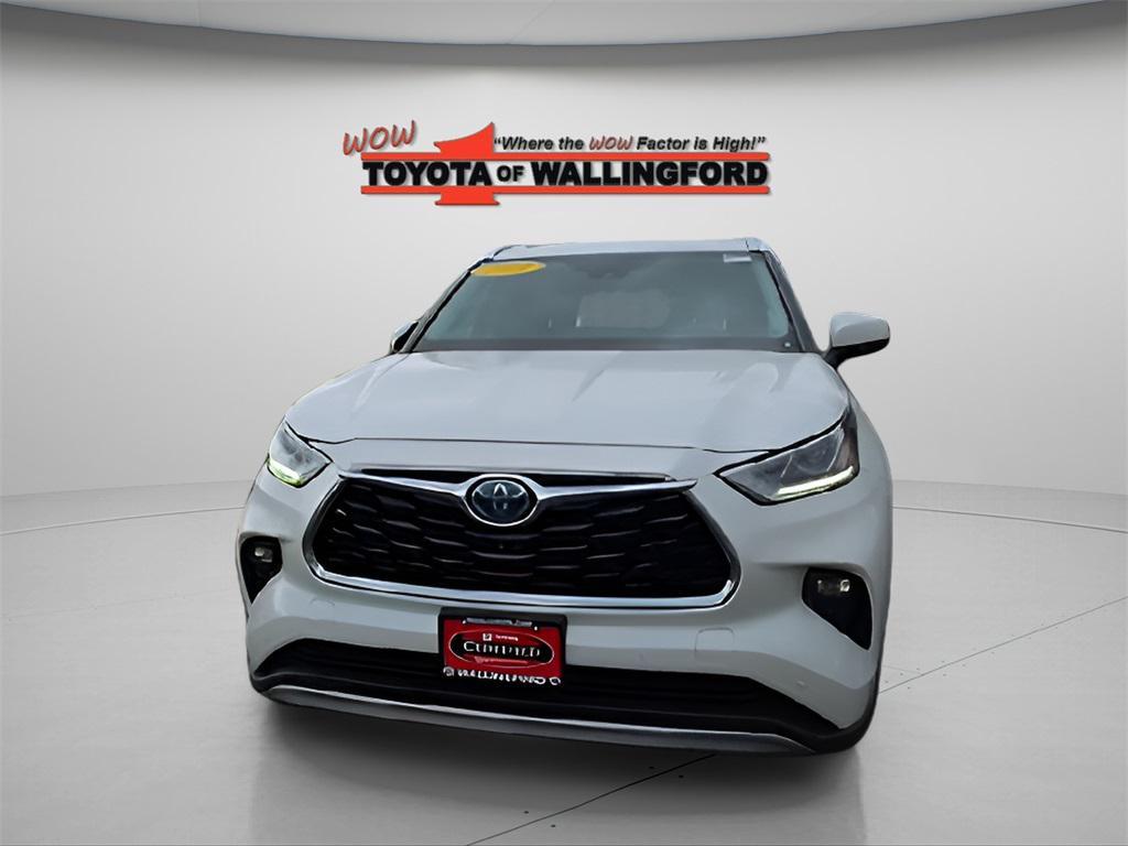 used 2021 Toyota Highlander Hybrid car, priced at $40,925