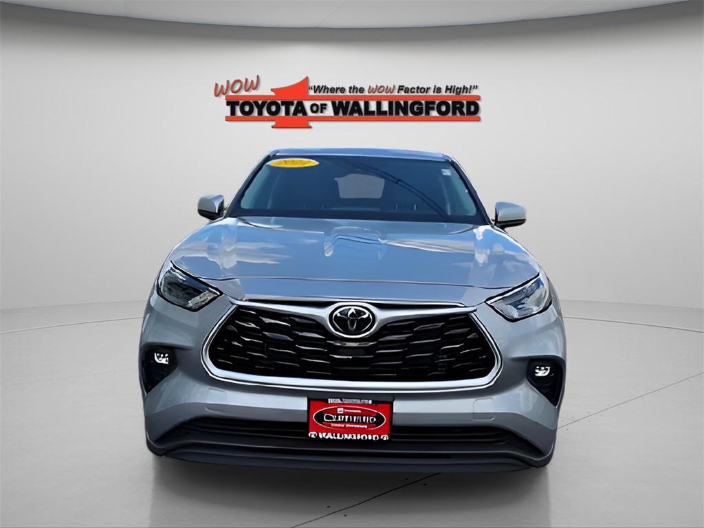 used 2022 Toyota Highlander car, priced at $34,625