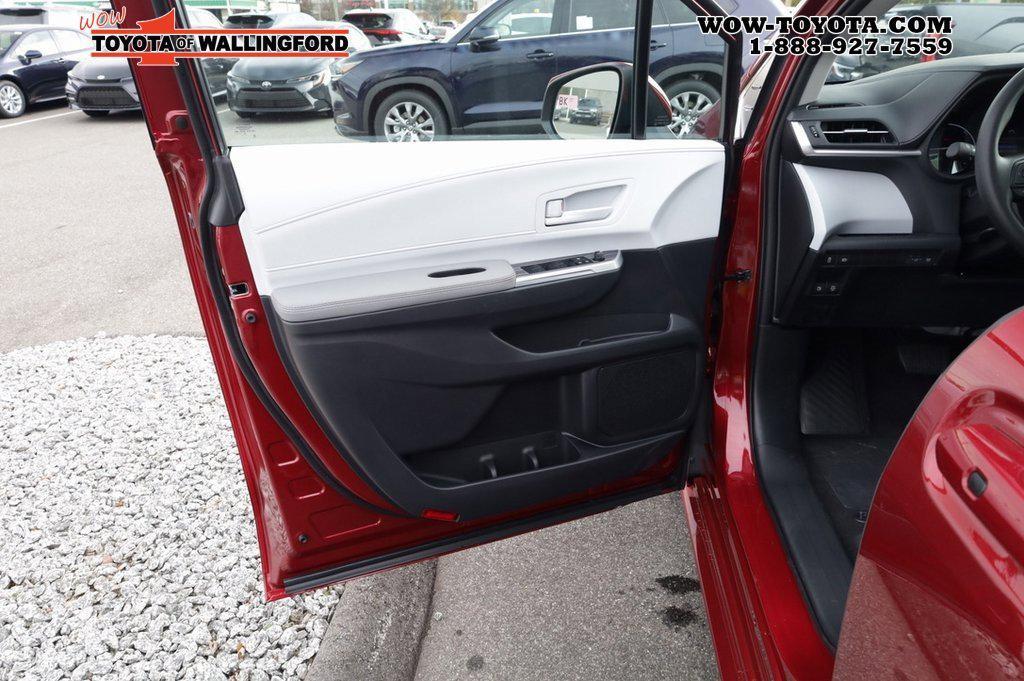 new 2025 Toyota Sienna car, priced at $45,625