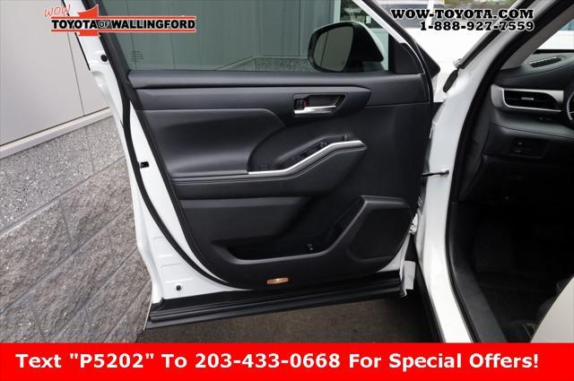 used 2021 Toyota Highlander car, priced at $33,925