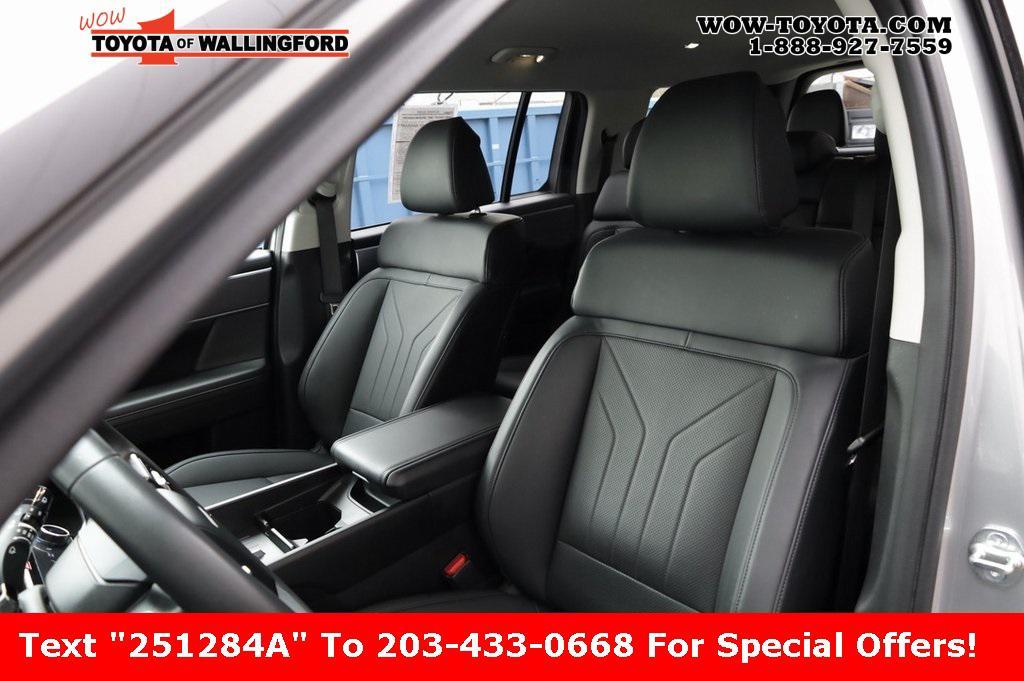 used 2024 Hyundai Santa Fe car, priced at $28,525