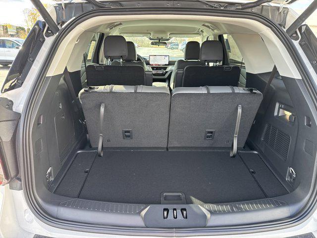 new 2025 Ford Explorer car, priced at $49,910