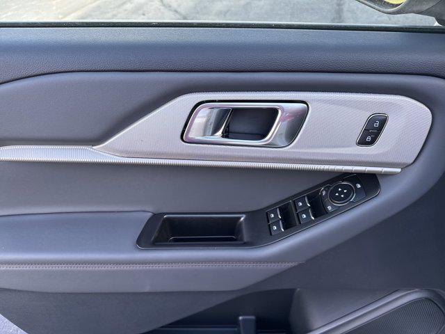 new 2025 Ford Explorer car, priced at $49,910