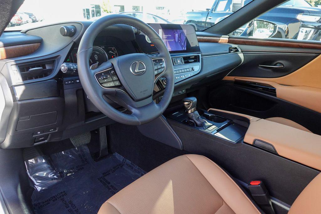 used 2023 Lexus ES 300h car, priced at $40,454