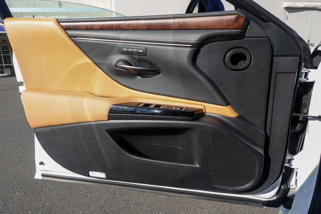 used 2023 Lexus ES 300h car, priced at $40,454