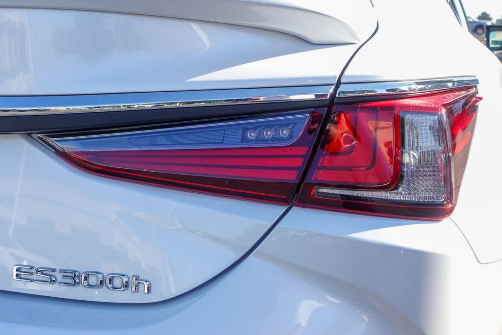 used 2023 Lexus ES 300h car, priced at $40,454