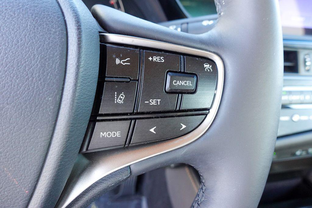 used 2023 Lexus ES 300h car, priced at $40,454