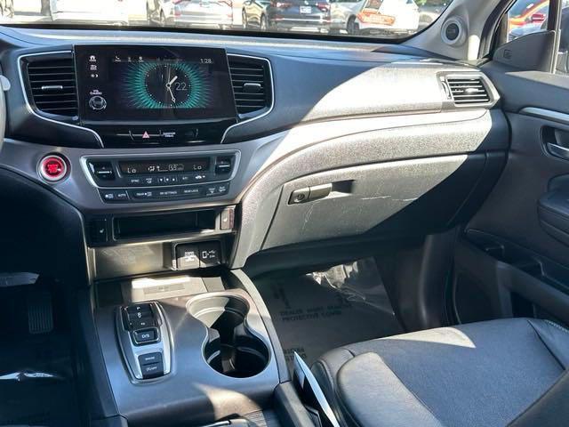 used 2021 Honda Pilot car, priced at $23,888