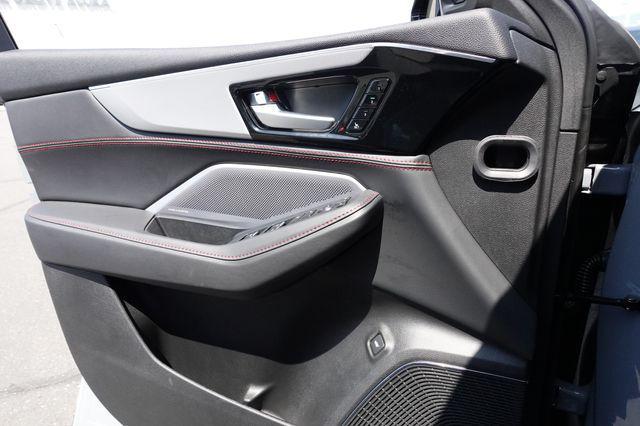 new 2025 Acura MDX car, priced at $70,250