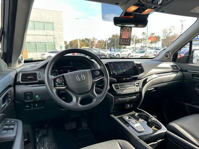 used 2022 Honda Pilot car, priced at $41,999