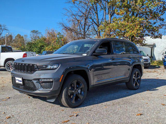 new 2025 Jeep Grand Cherokee car, priced at $44,020