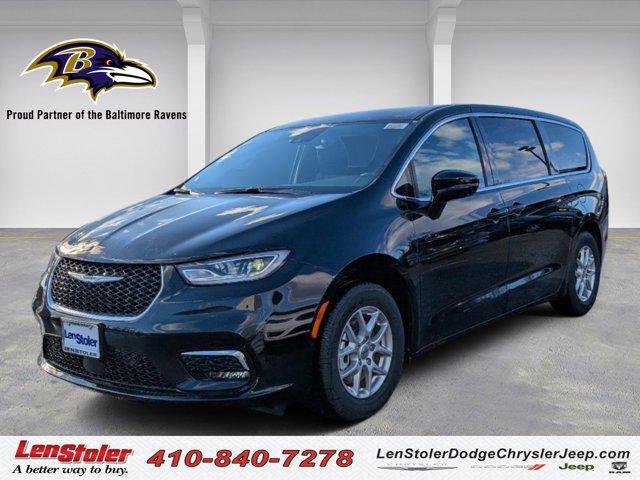 new 2025 Chrysler Pacifica car, priced at $36,824