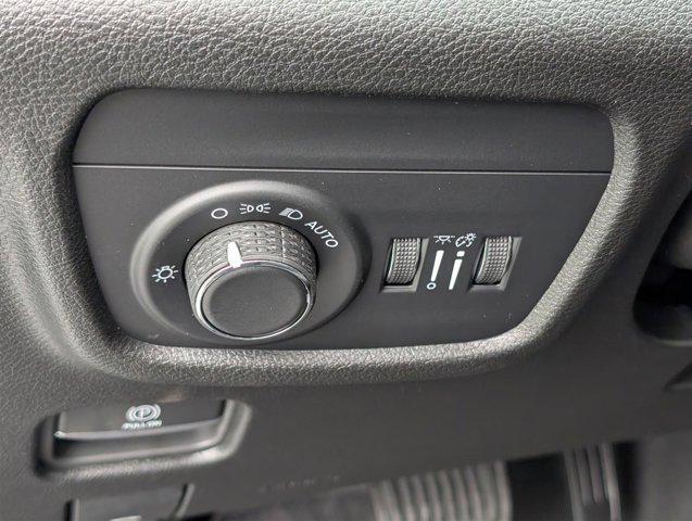 new 2025 Jeep Grand Cherokee car, priced at $35,927