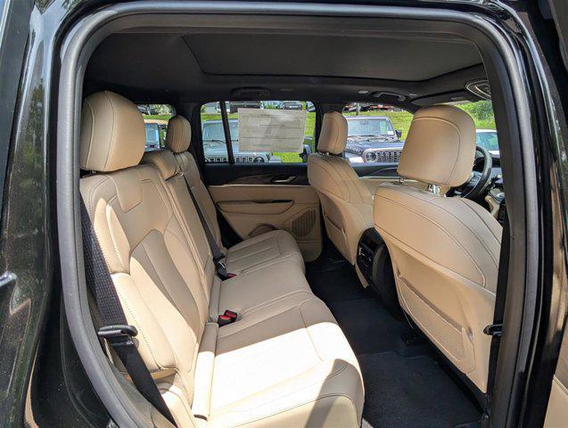 new 2025 Jeep Grand Cherokee car, priced at $42,368