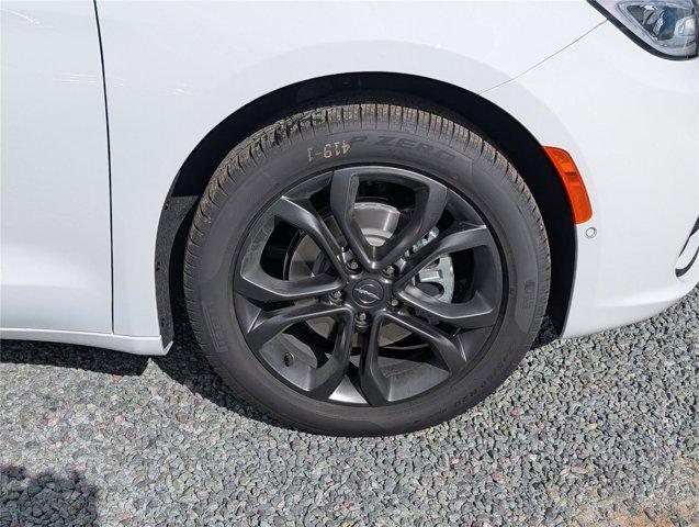 new 2026 Chrysler Pacifica car, priced at $36,687