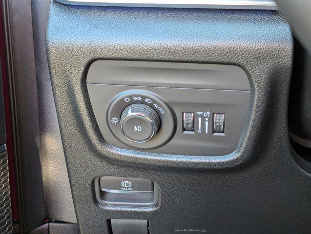new 2025 Jeep Grand Cherokee car, priced at $55,953