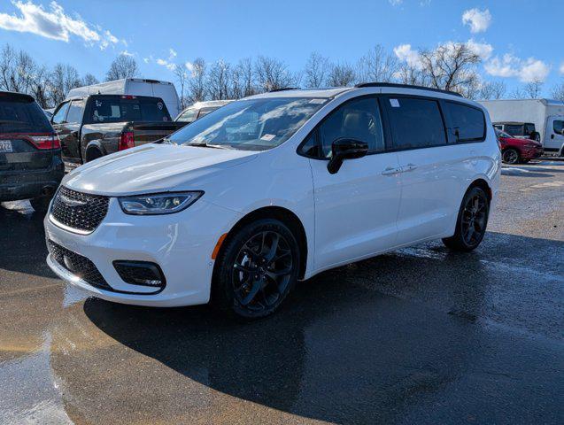 new 2025 Chrysler Pacifica car, priced at $48,735