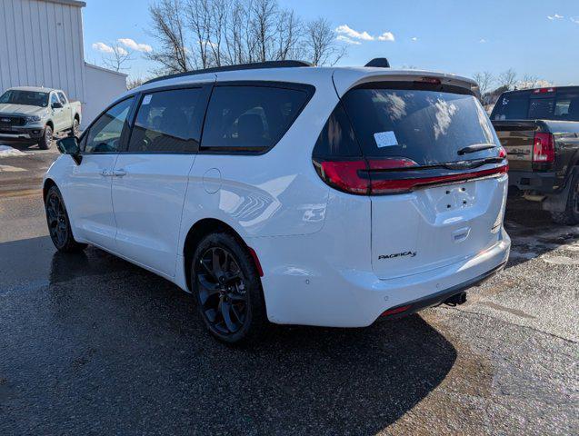 new 2025 Chrysler Pacifica car, priced at $48,735