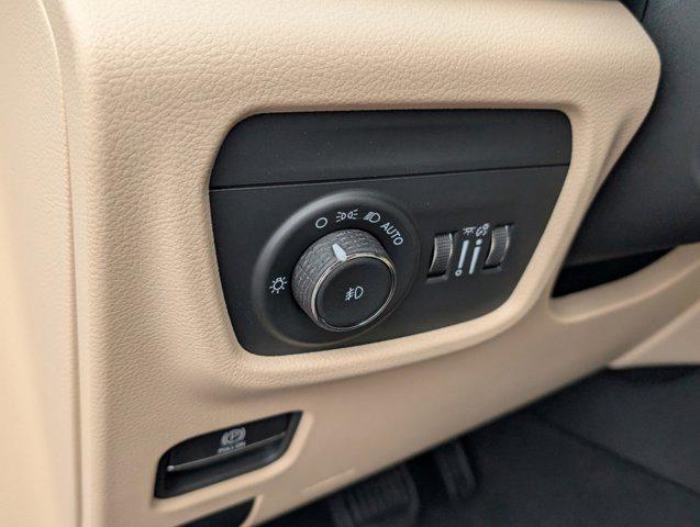 new 2025 Jeep Grand Cherokee car, priced at $45,226