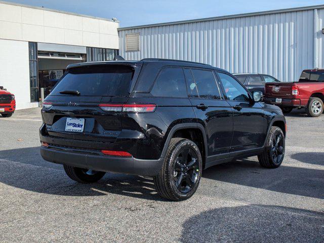 new 2025 Jeep Grand Cherokee car, priced at $44,020