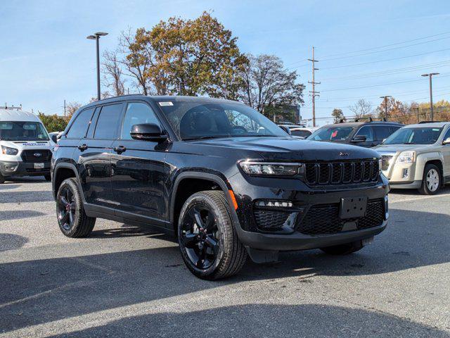 new 2025 Jeep Grand Cherokee car, priced at $44,020