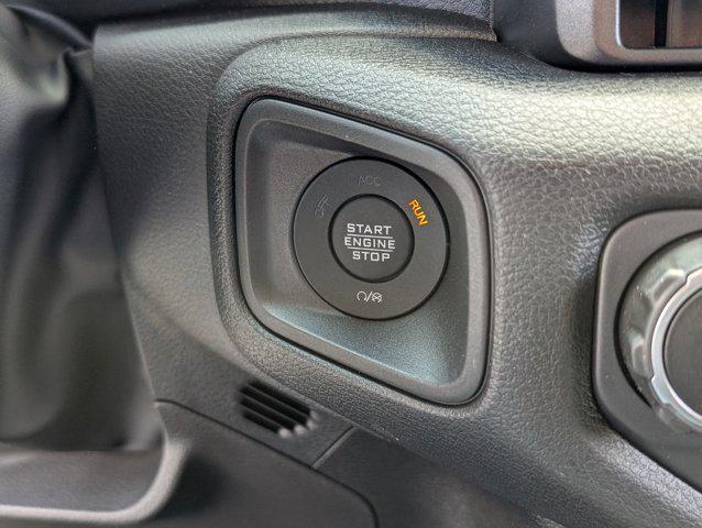 new 2025 Jeep Gladiator car, priced at $37,649